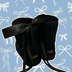 Toddler UGG Classic Short II